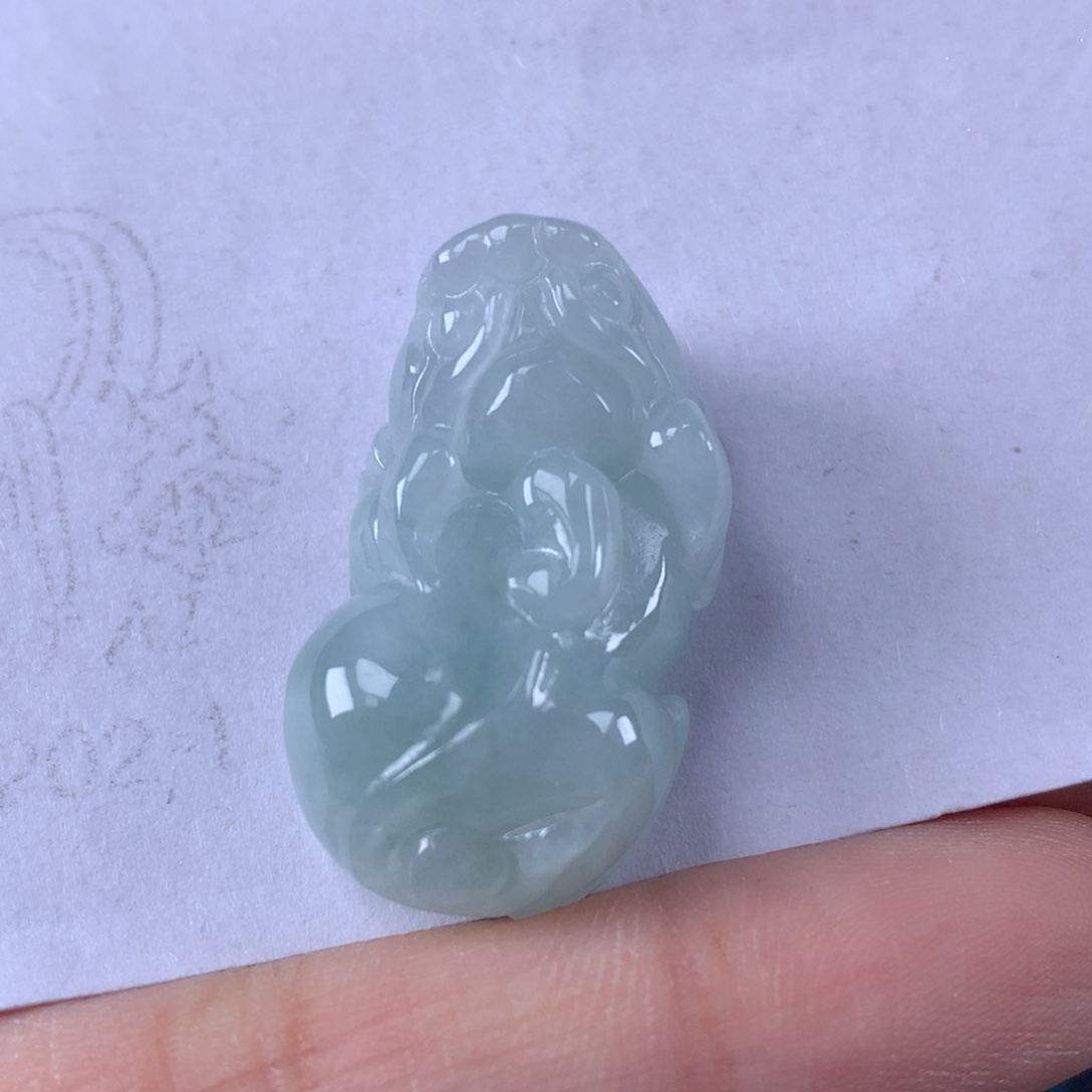 翡翠未镶嵌颈饰貔貅吊坠
