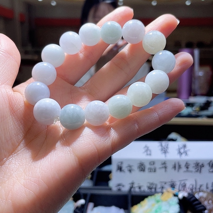 翡翠颈饰未镶嵌一个