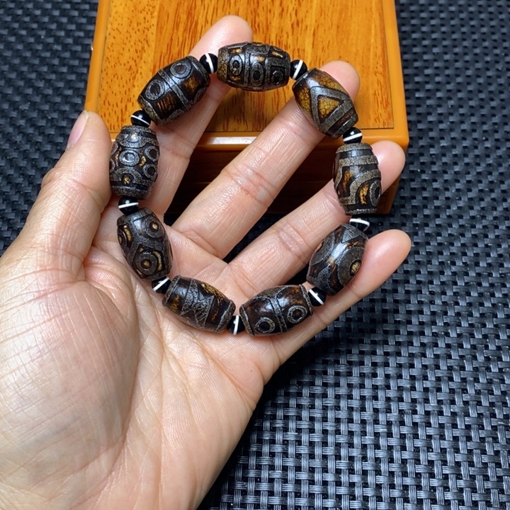 徐***元玛瑙/玉髓未镶嵌手链