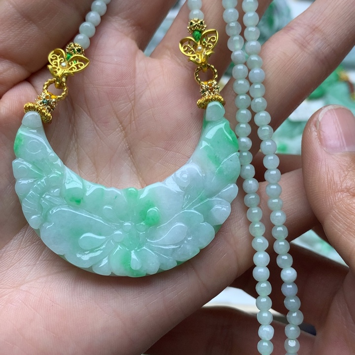 翡翠颈饰未镶嵌翡翠