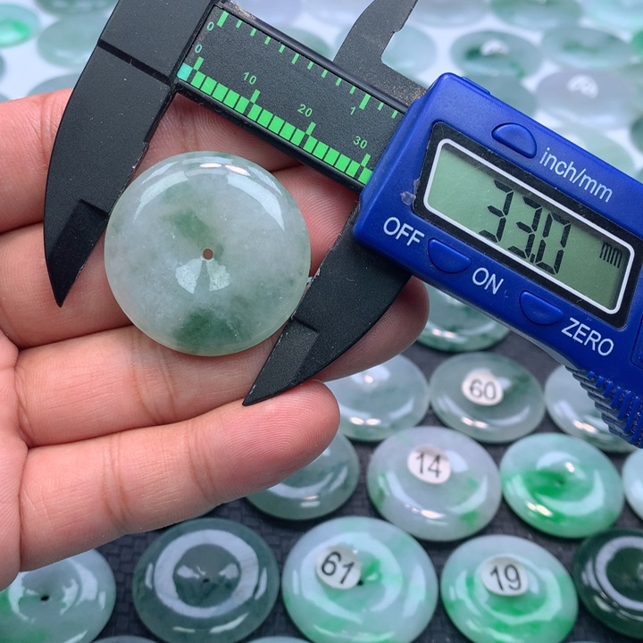 翡翠颈饰未镶嵌缅甸天然A货翡翠