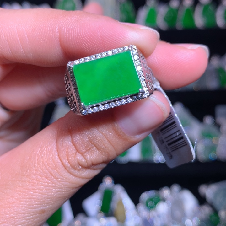 【闪购商品】颈饰银S925镶嵌翡翠天然翡翠