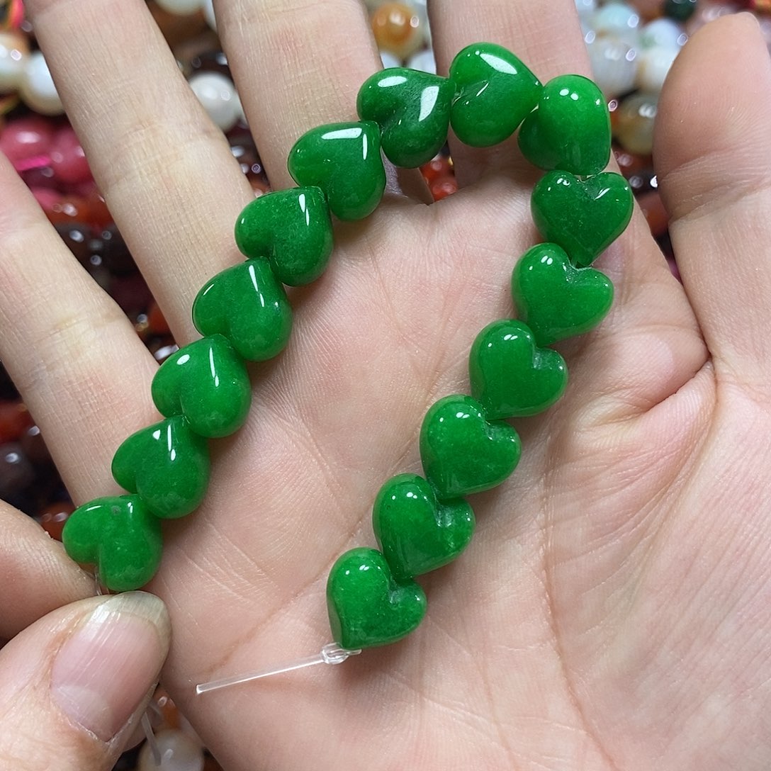 玛瑙/玉髓未镶嵌珠宝半成品马来玉屁桃卡12m有15颗