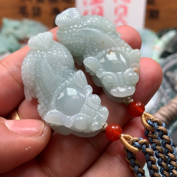 翡翠颈饰未镶嵌保真天然A货翡翠