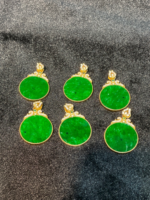 爆品特价天然翡翠A货 佛手圆牌 微矿点（多样性发其一）