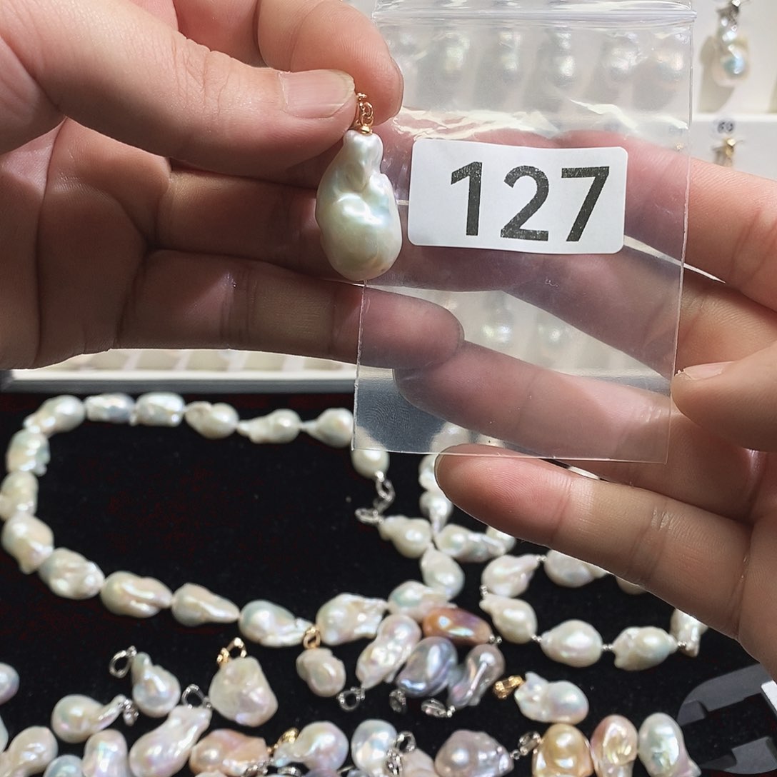 淡水珍珠吊坠(赠链)未镶嵌