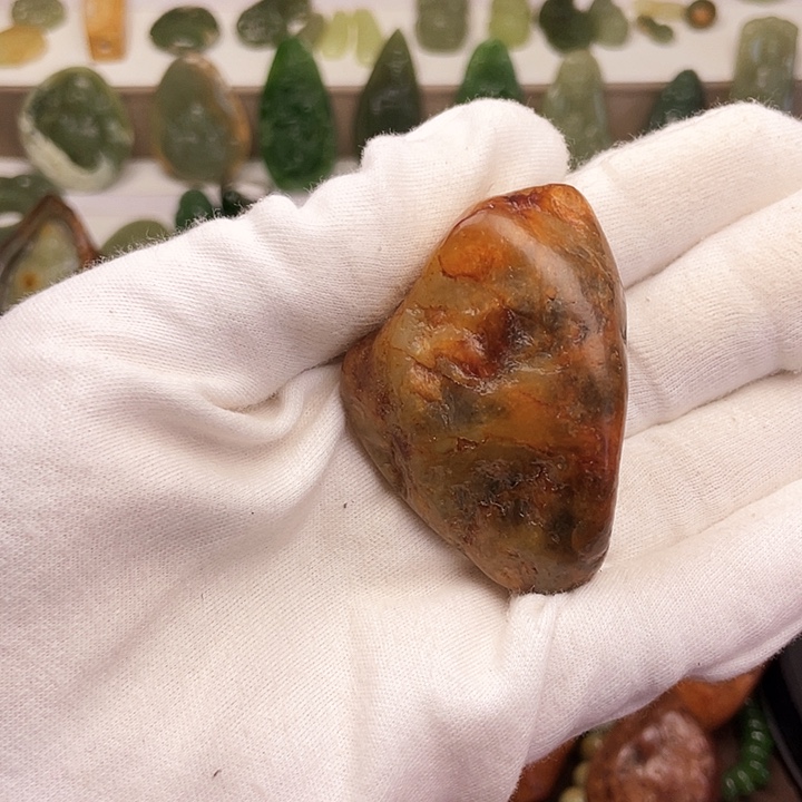 岫岩河磨玉（透闪石质玉）颈饰未镶嵌