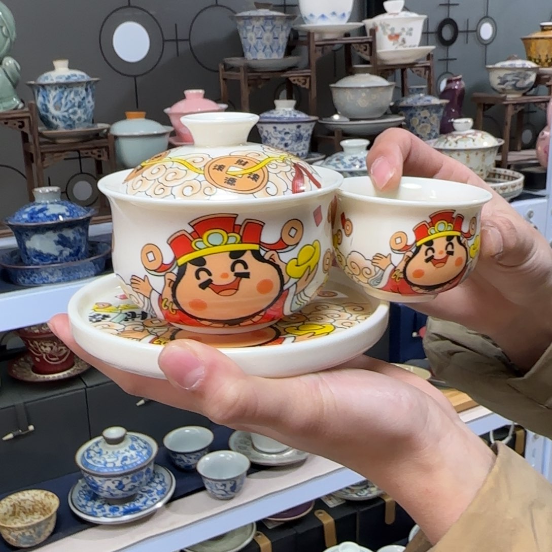 高温下的高温天气使人心情愉悦而