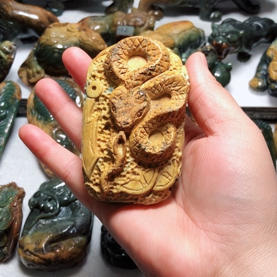 岫岩河磨玉（透闪石质玉）把件未镶嵌