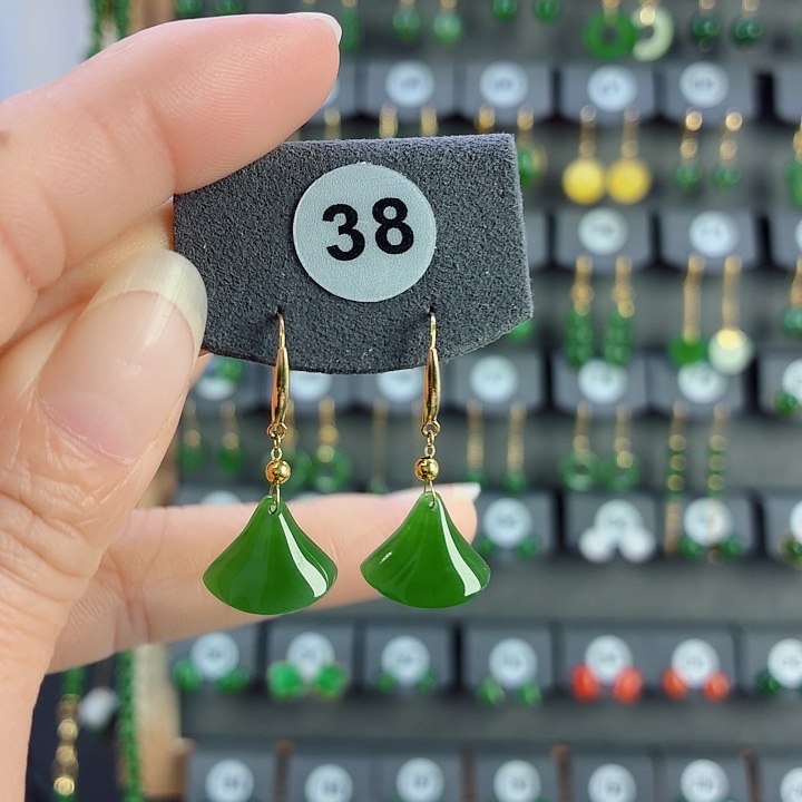 和田玉18K金镶嵌耳饰