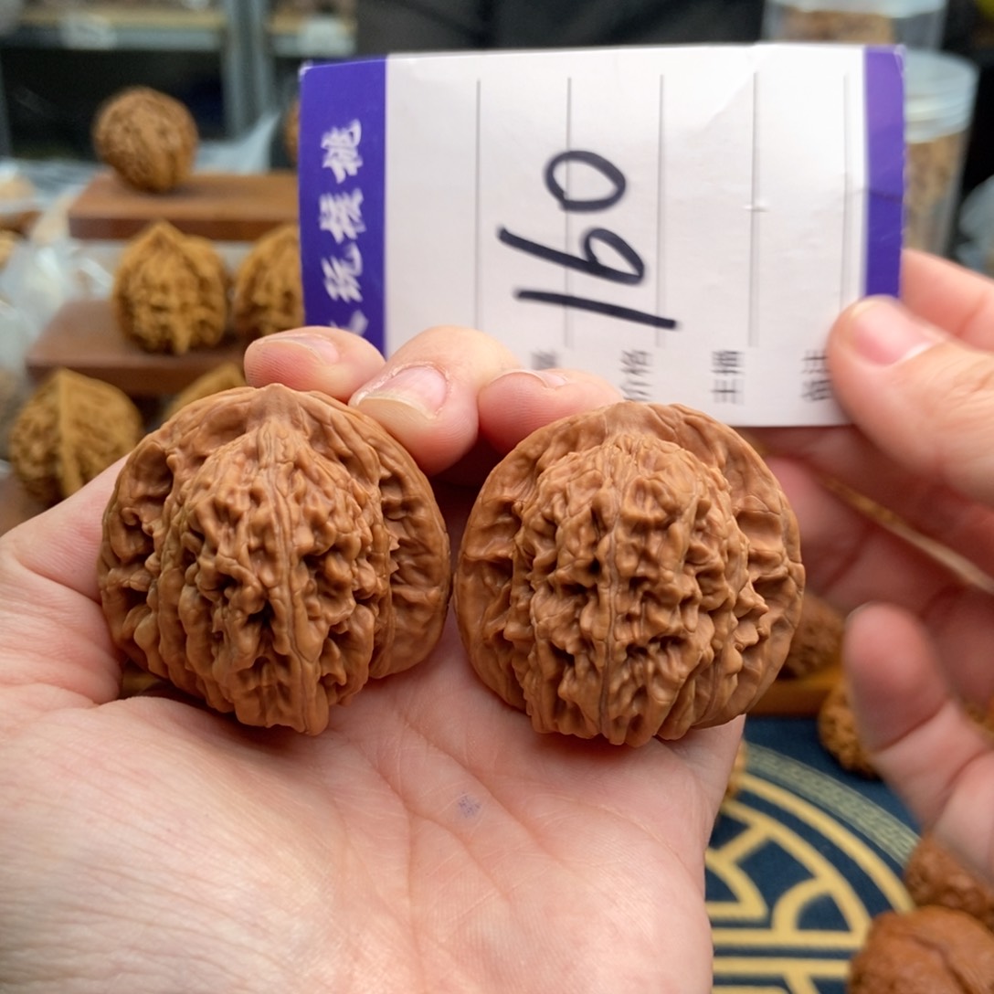 文玩核桃吊坠40楼子