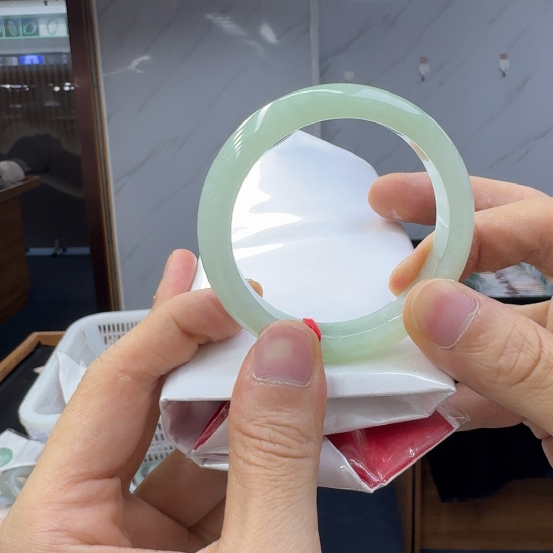 翡翠未镶嵌手镯翡翠