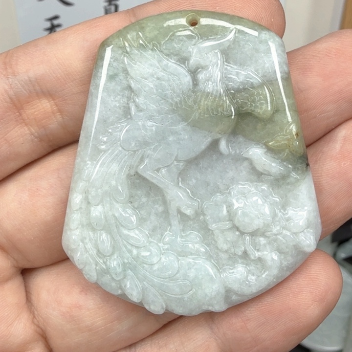 翡翠挂件未镶嵌翡翠