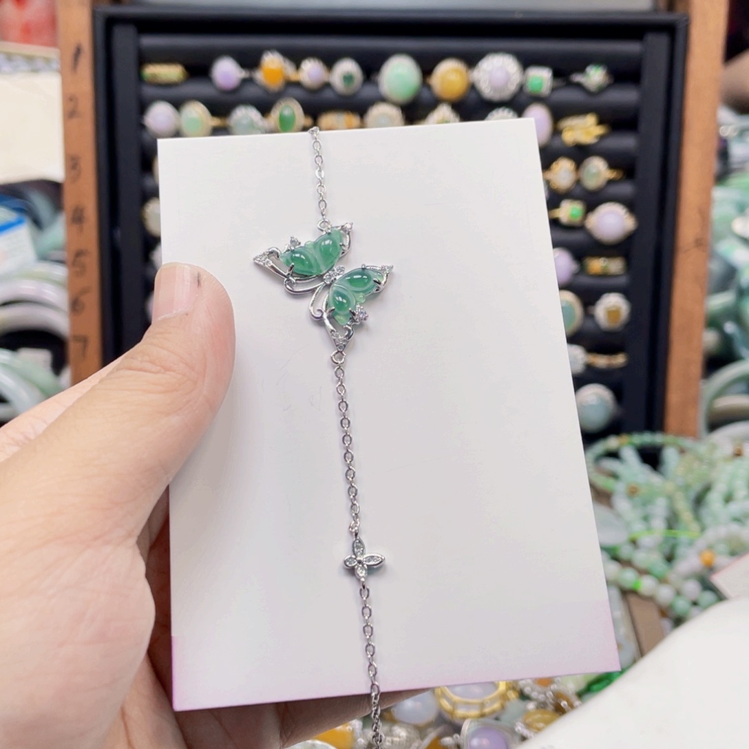 翡翠手镯未镶嵌天然翡翠Ａ货