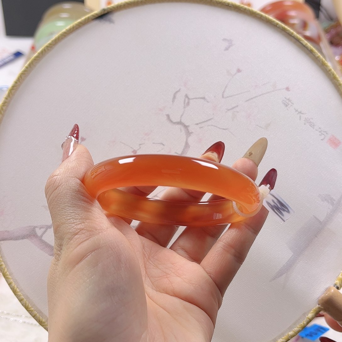 玛瑙/玉髓手镯未镶嵌单****?