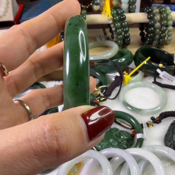 放***天和田玉（糖玉）未镶嵌手镯