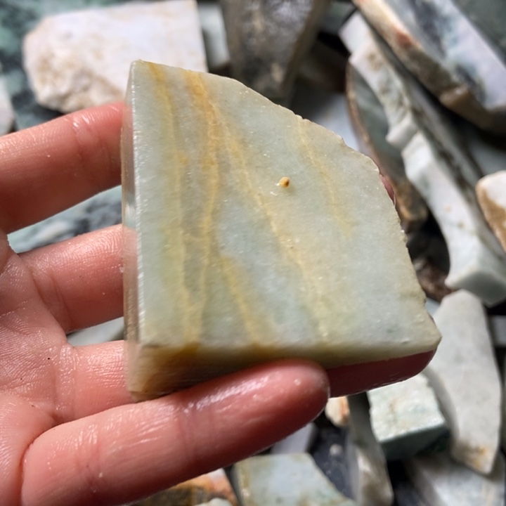 翡翠颈饰未镶嵌天然翡翠