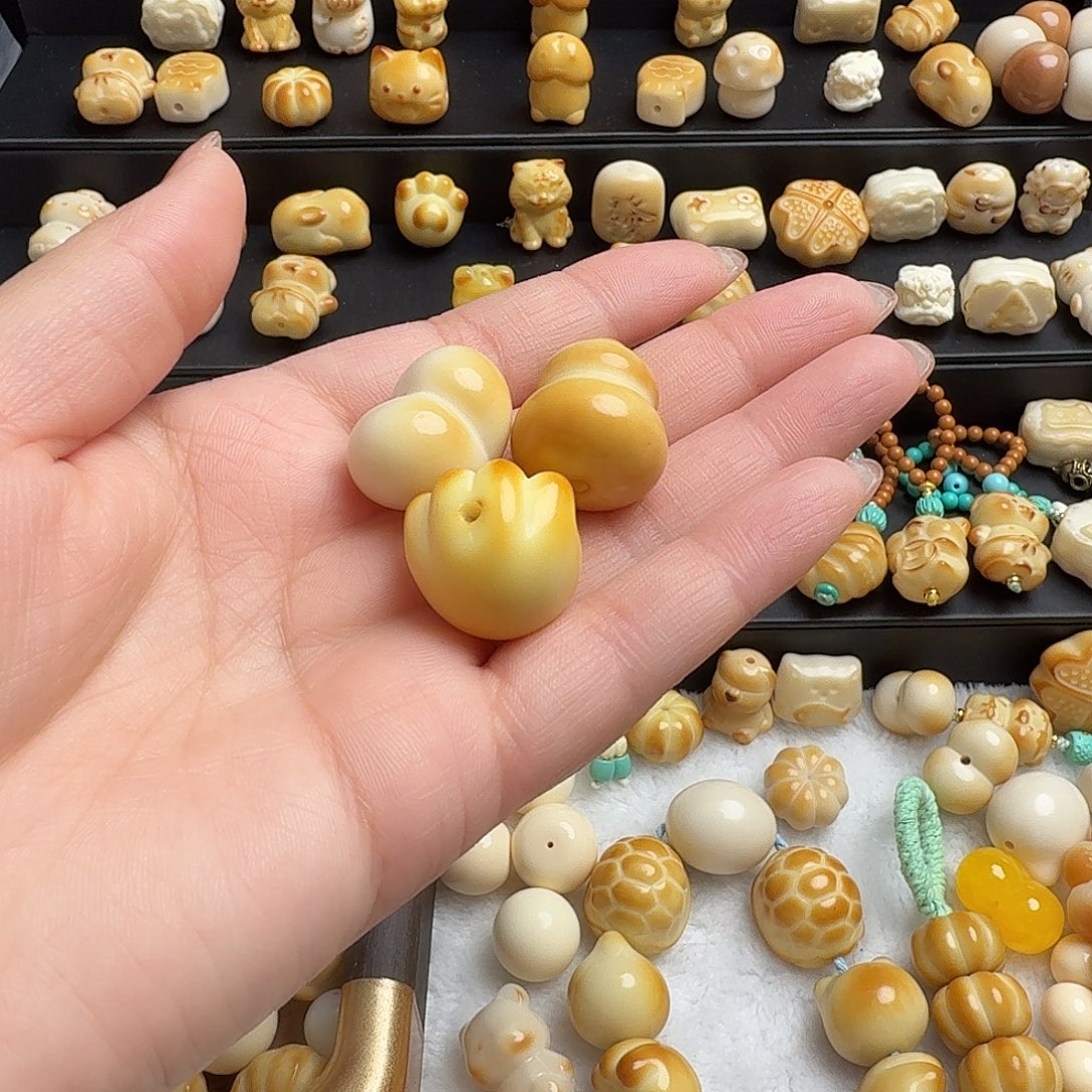 简***单手串猴头核桃2颗全品，1葫芦微瑕