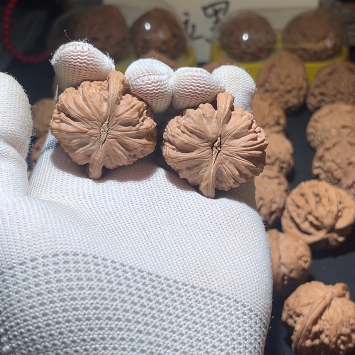 白***纸文玩核桃把件文玩核桃