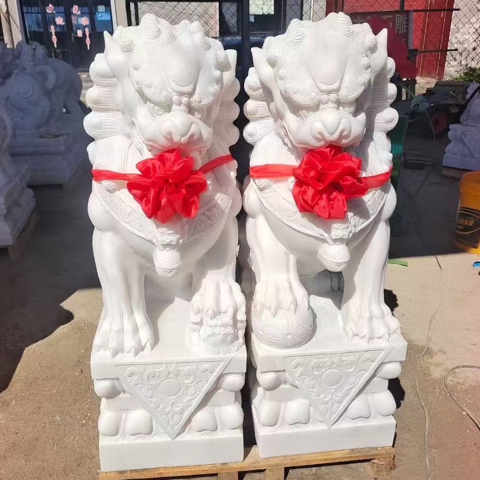 汉白玉石狮子一对门口摆件