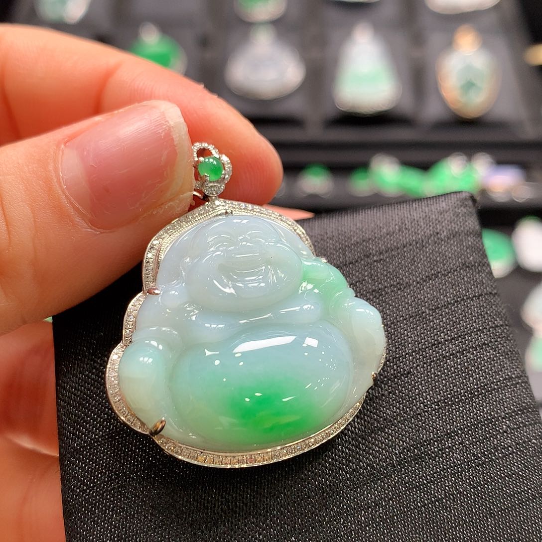 翡翠18K金镶嵌颈饰佛公