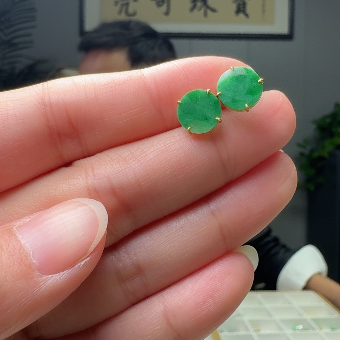 翡翠18K金镶嵌耳饰天然