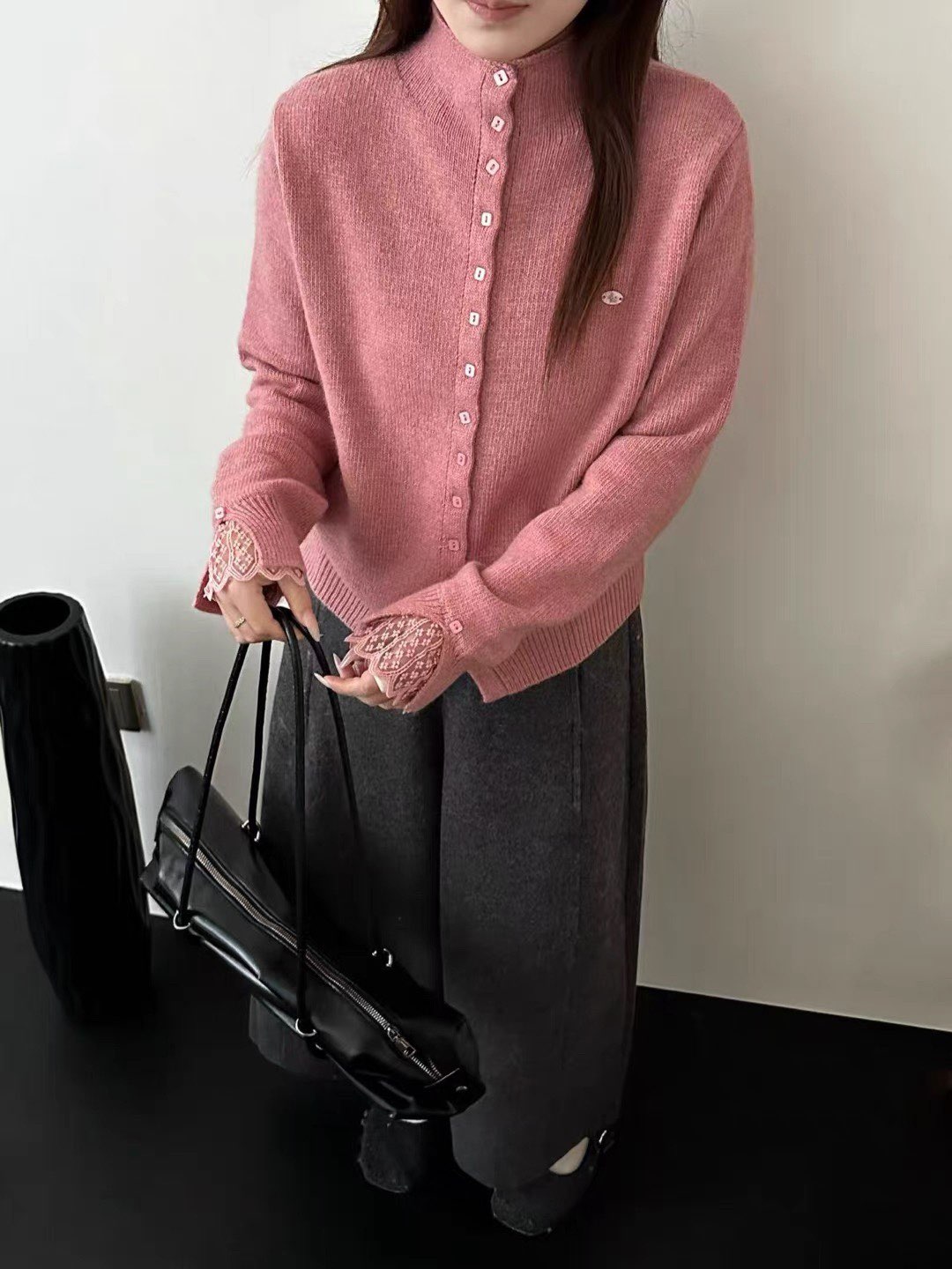 【锦衣服饰】XFG 31783 袖口拼接蕾丝花立领针织衫