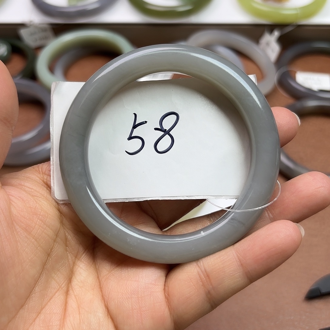 和田玉未镶嵌手镯烟紫58圈口