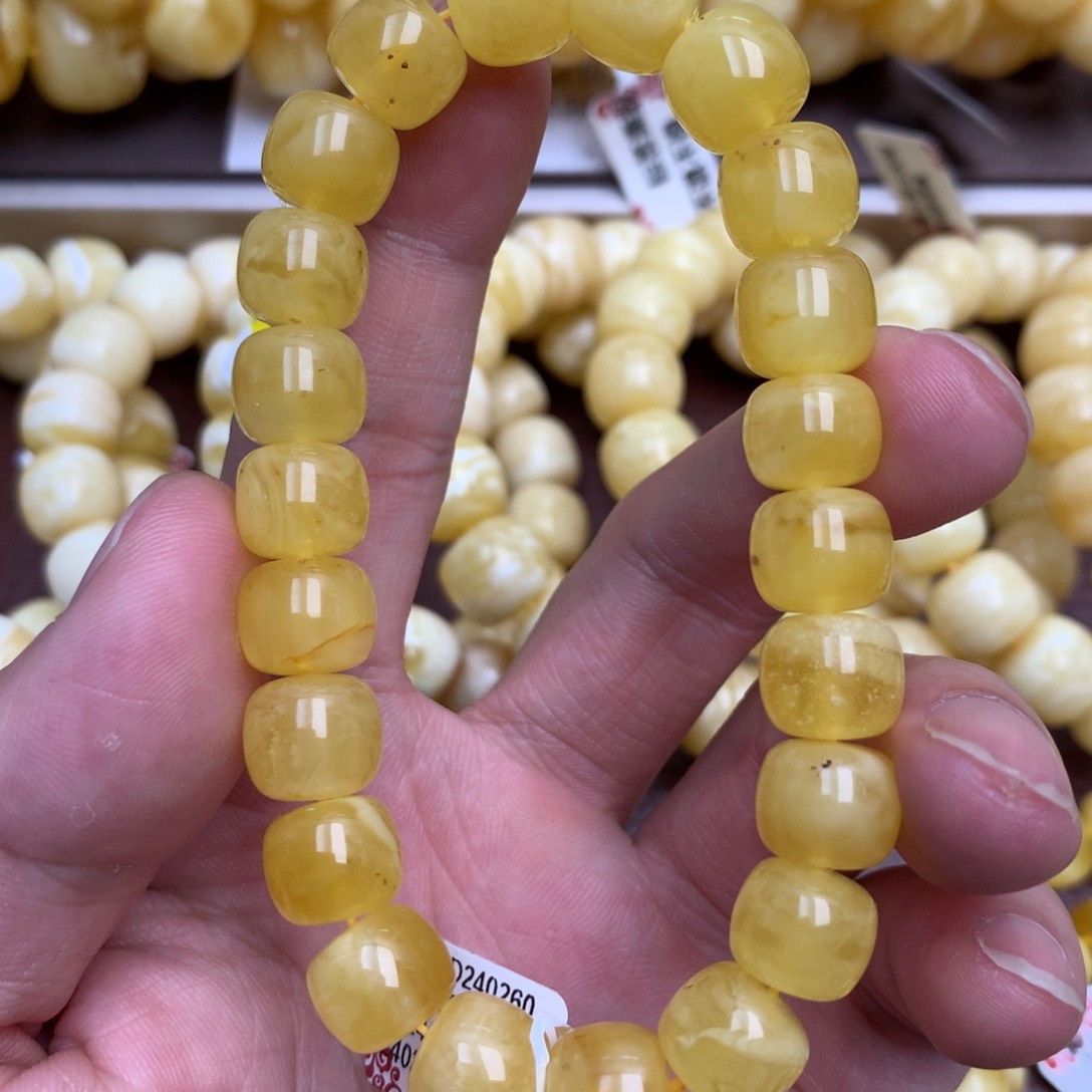 琥珀未镶嵌珠宝奇石25