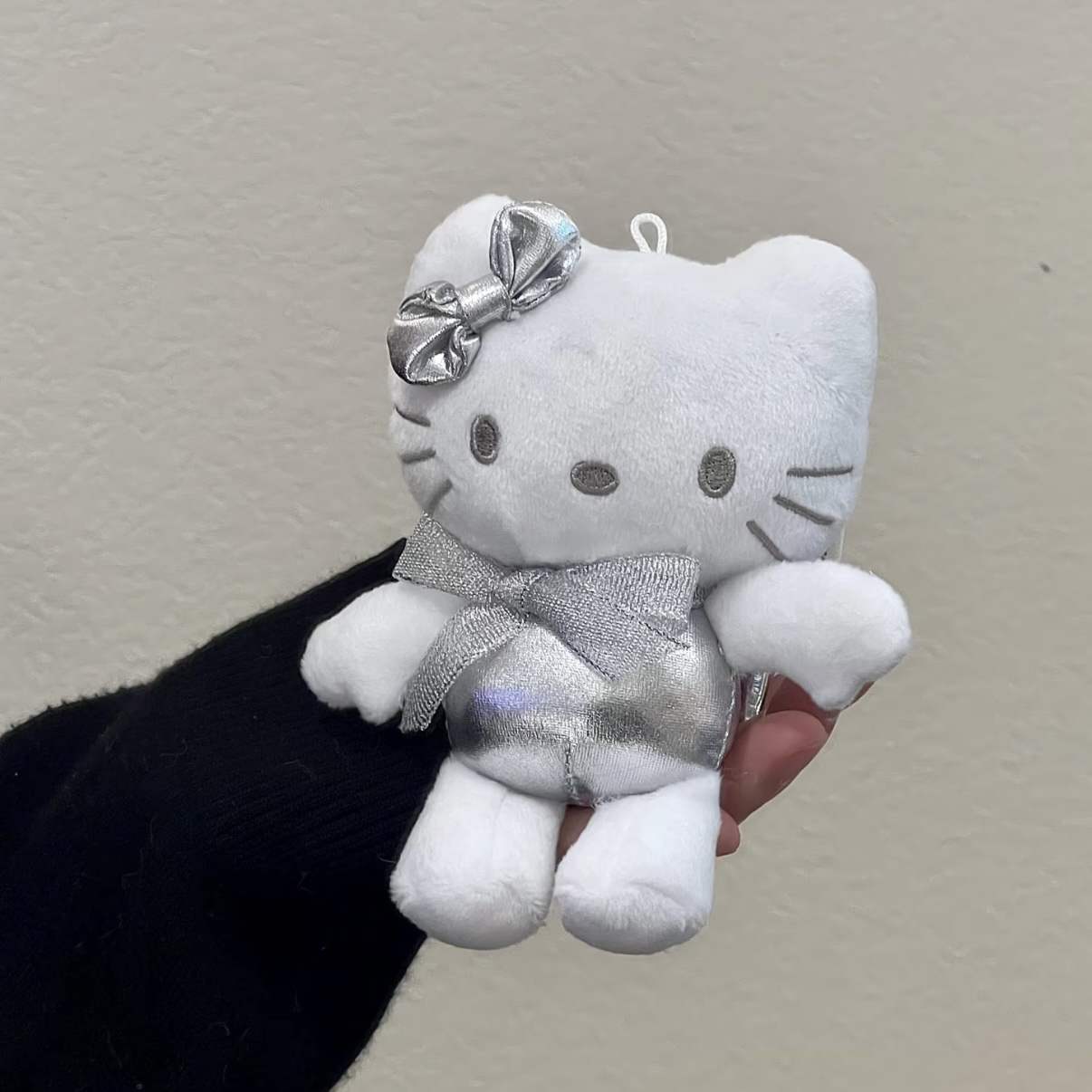 【宝藏库】高级感银白色站姿kitty挂件包挂