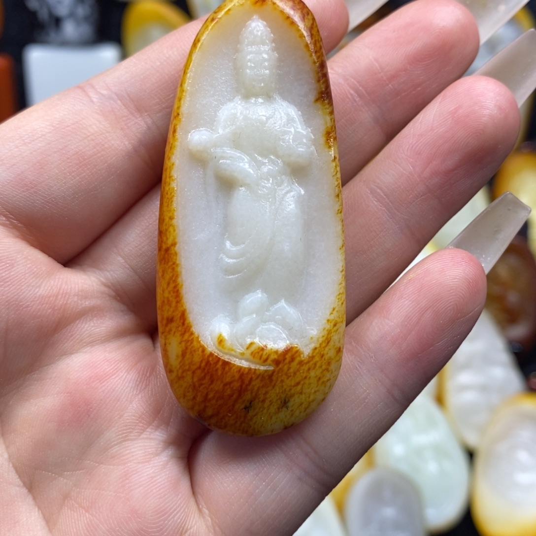 和田玉未镶嵌颈饰