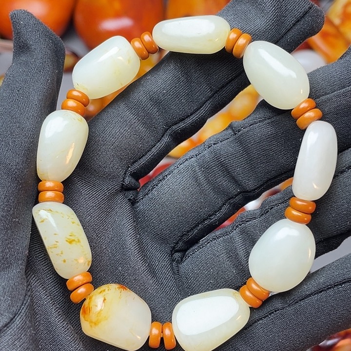 心***.和田玉未镶嵌手链