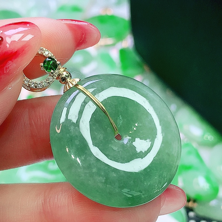 翡翠未镶嵌颈饰翡翠