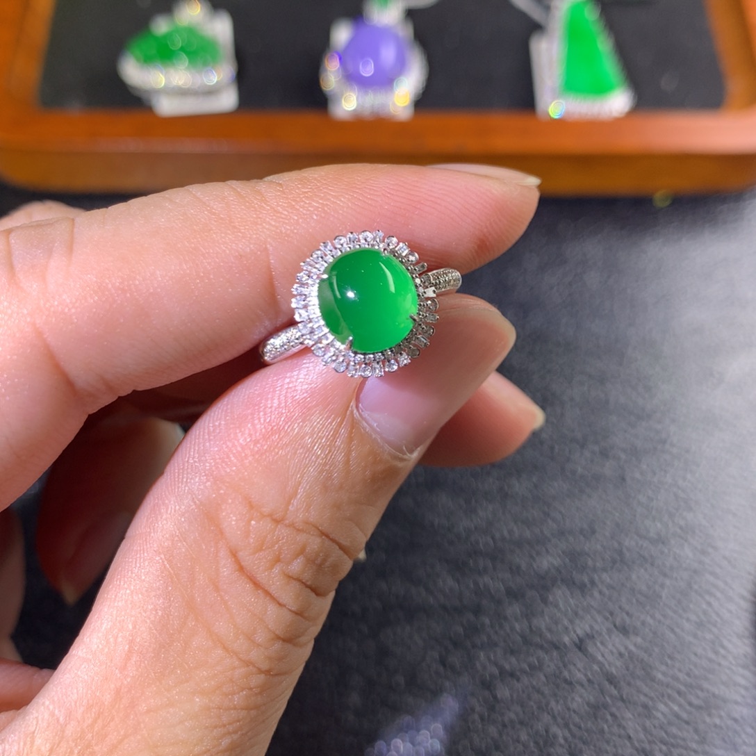 筱***筱翡翠18K金镶嵌戒指翡翠