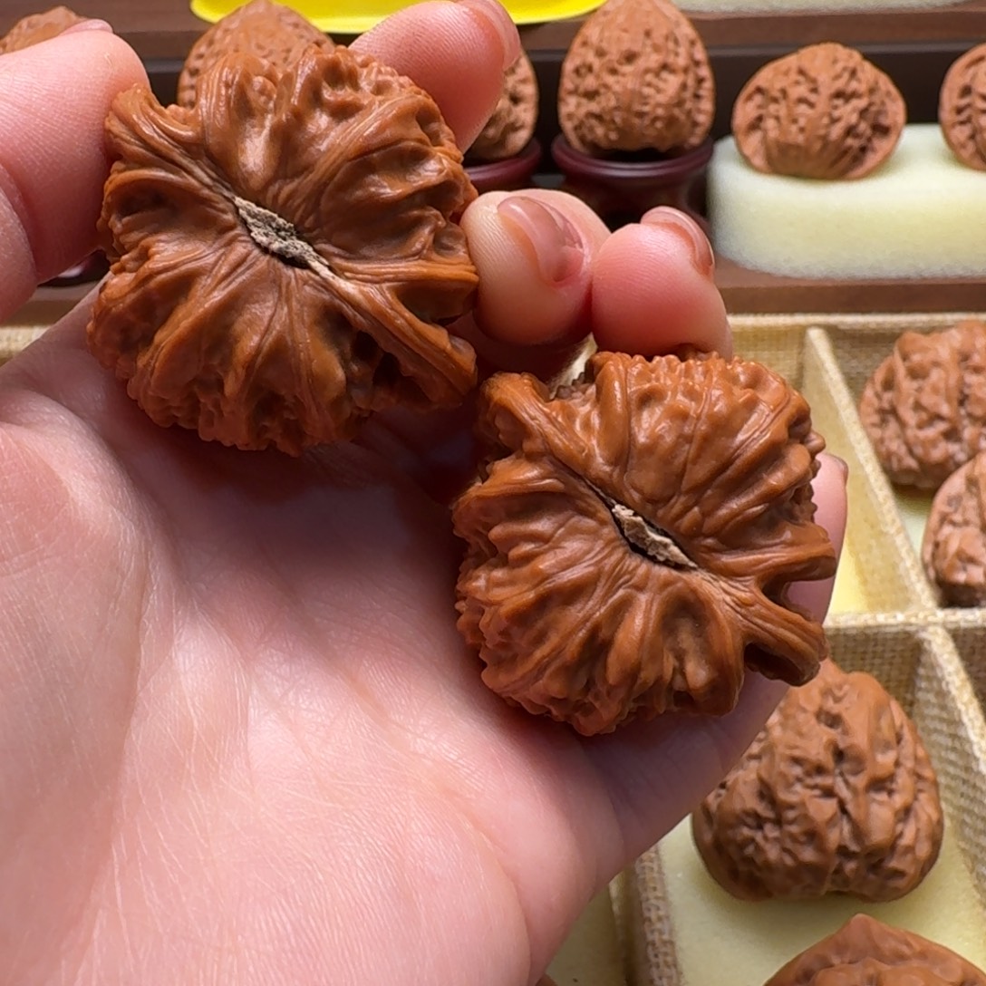 文玩核桃吊坠42白狮子