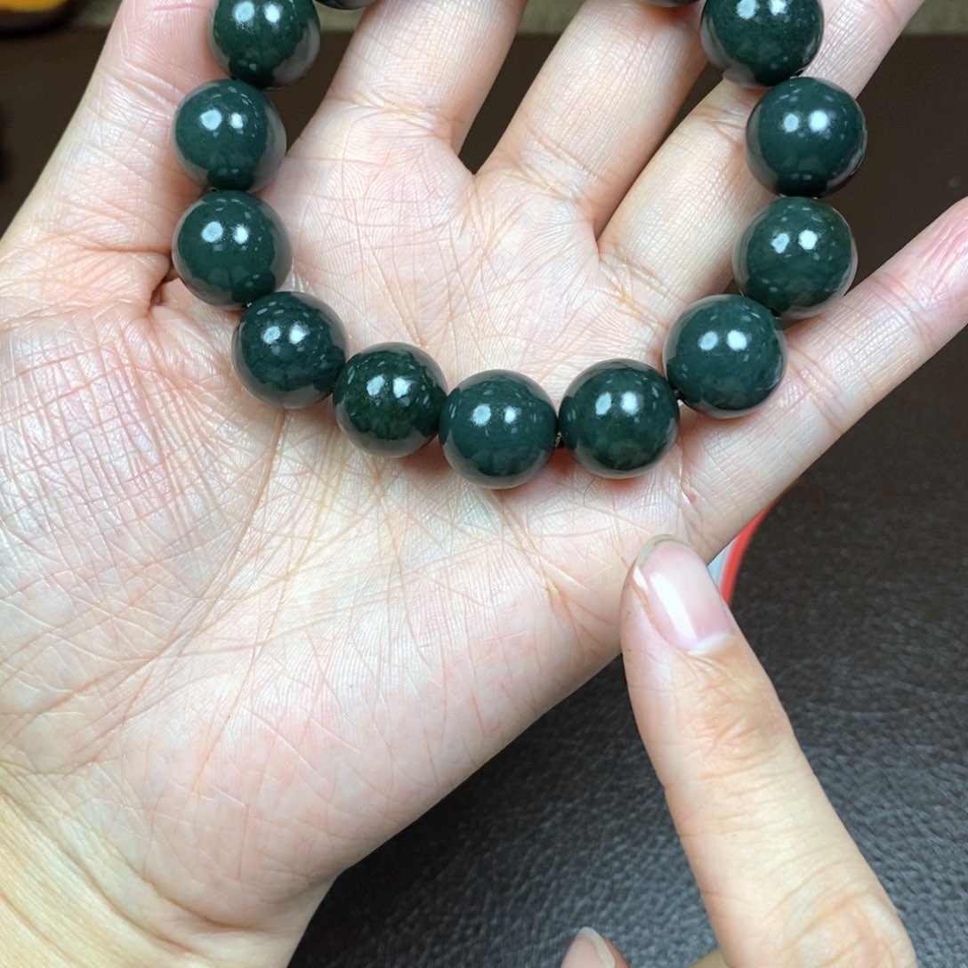 彭***哥和田玉（糖玉）未镶嵌手链