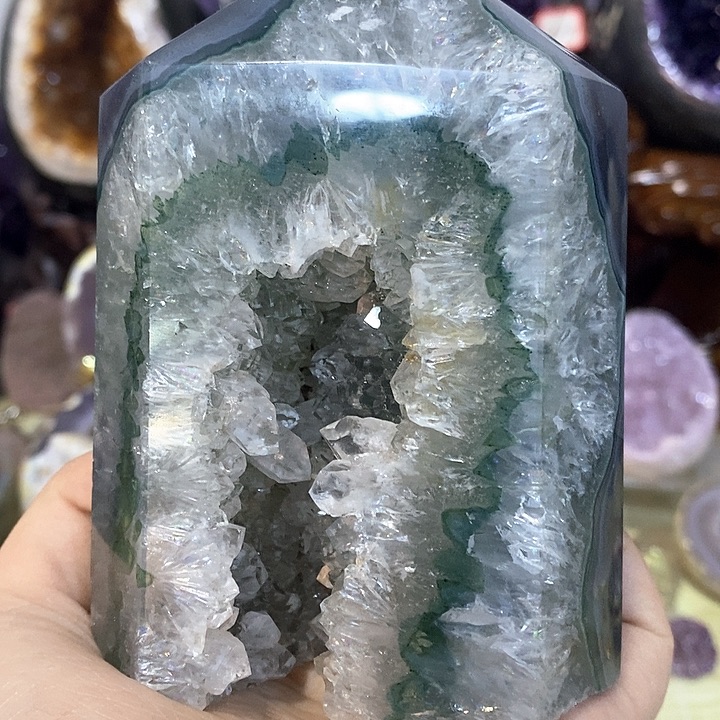 未镶嵌水晶大型摆件（非配饰）