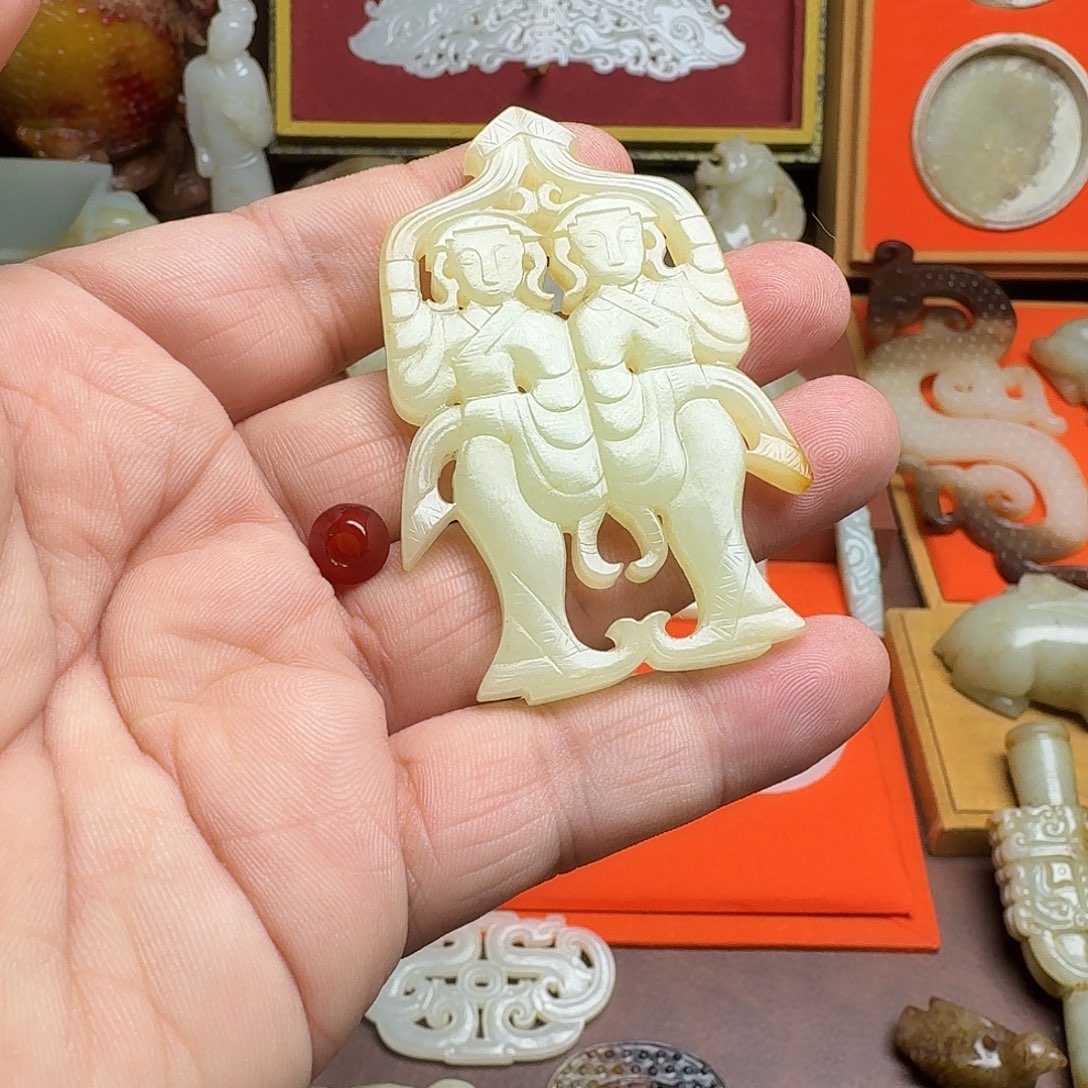 谷***地和田玉（糖玉）未镶嵌挂件