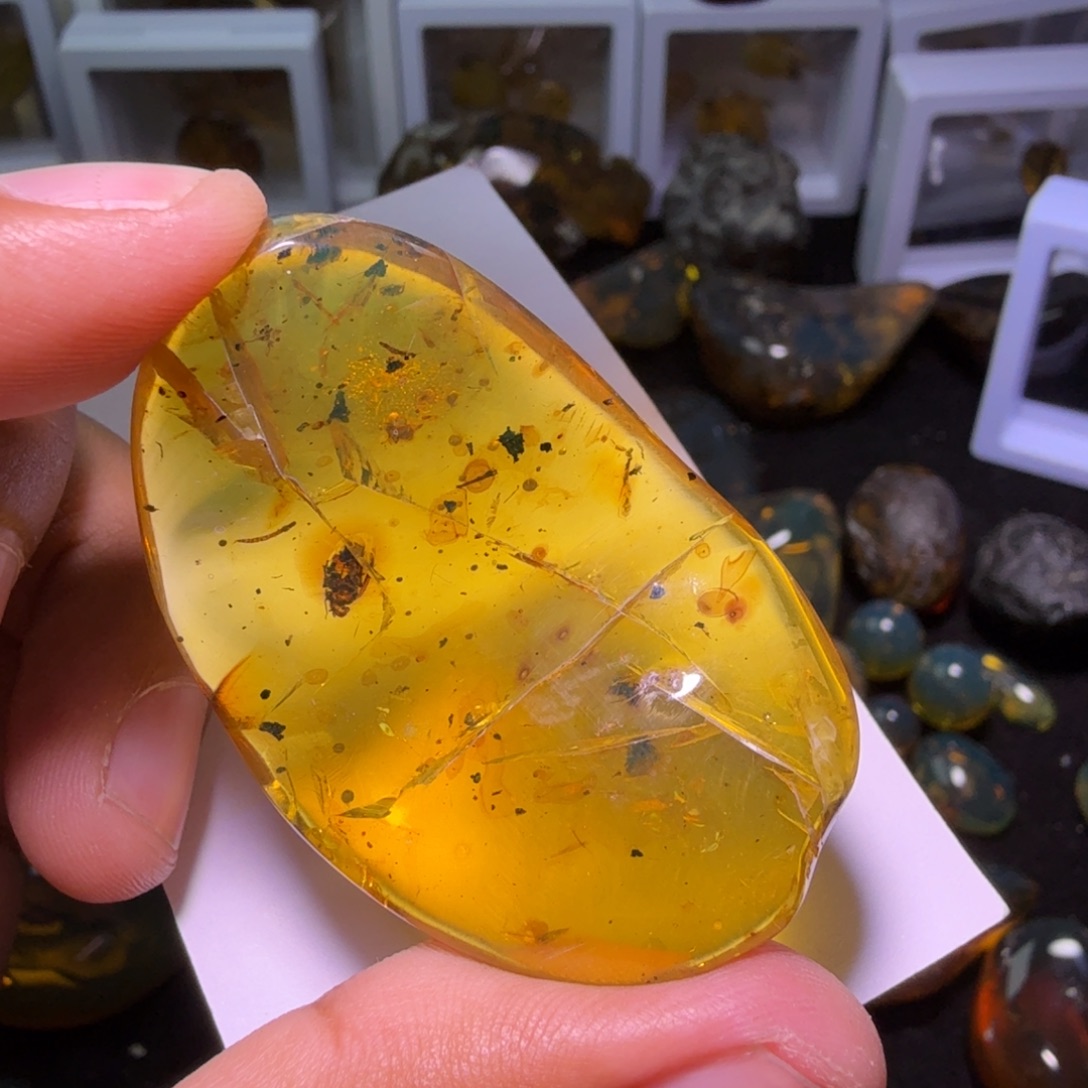 清***尘琥珀未镶嵌裸石，，
