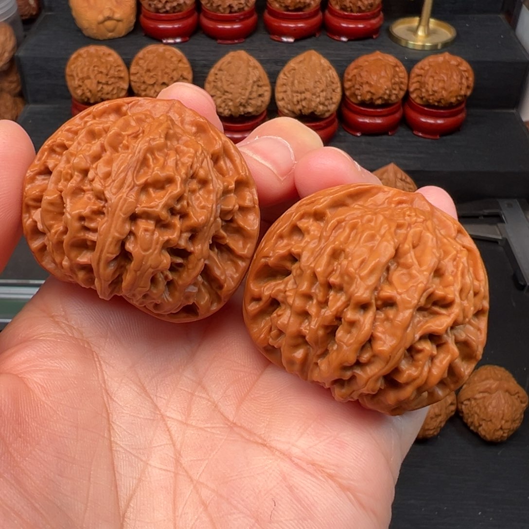 文玩核桃吊坠43京八对