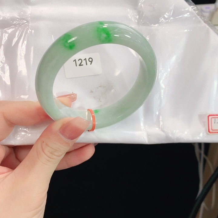 翡翠手镯未镶嵌天然翡翠手镯01