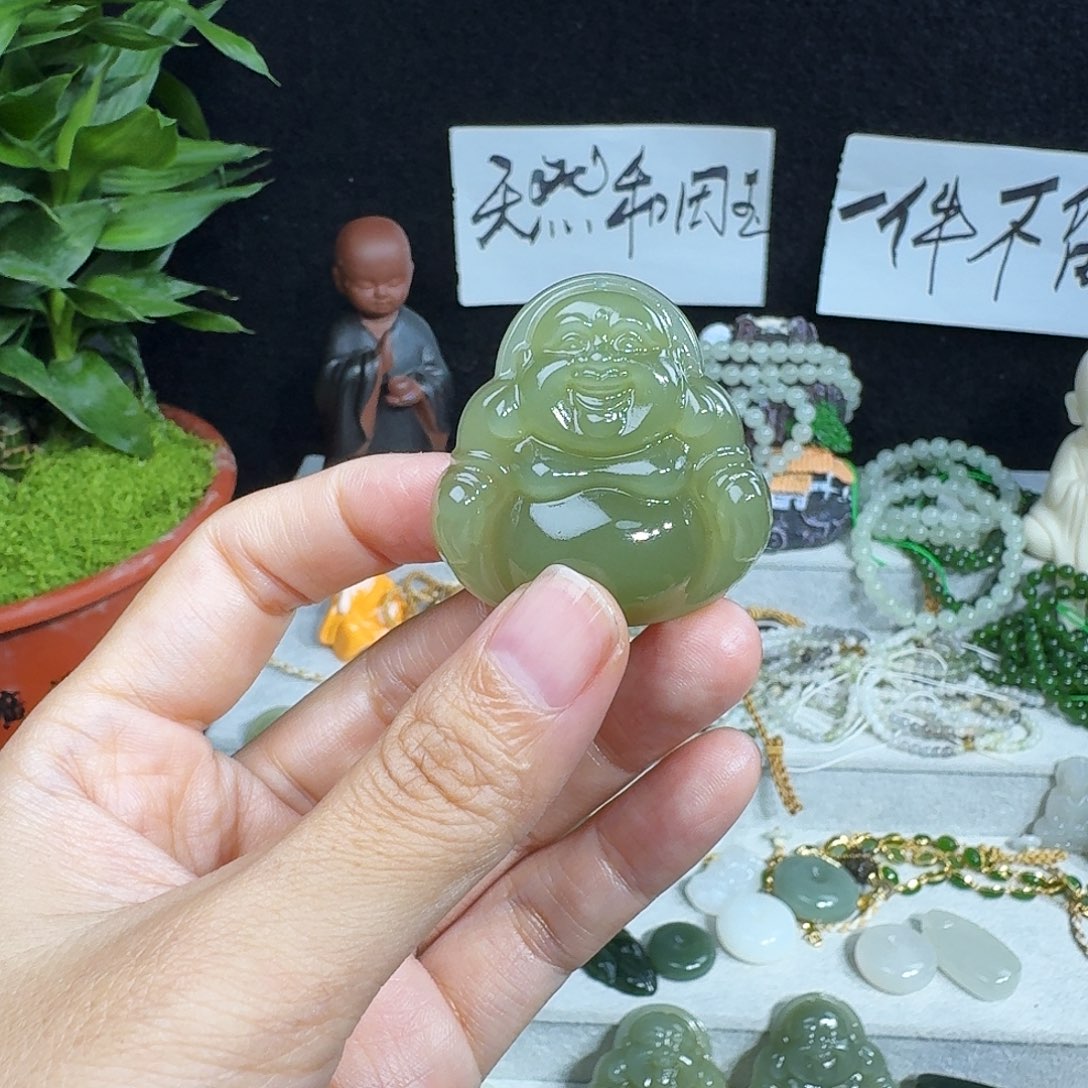 *****和田玉未镶嵌颈饰