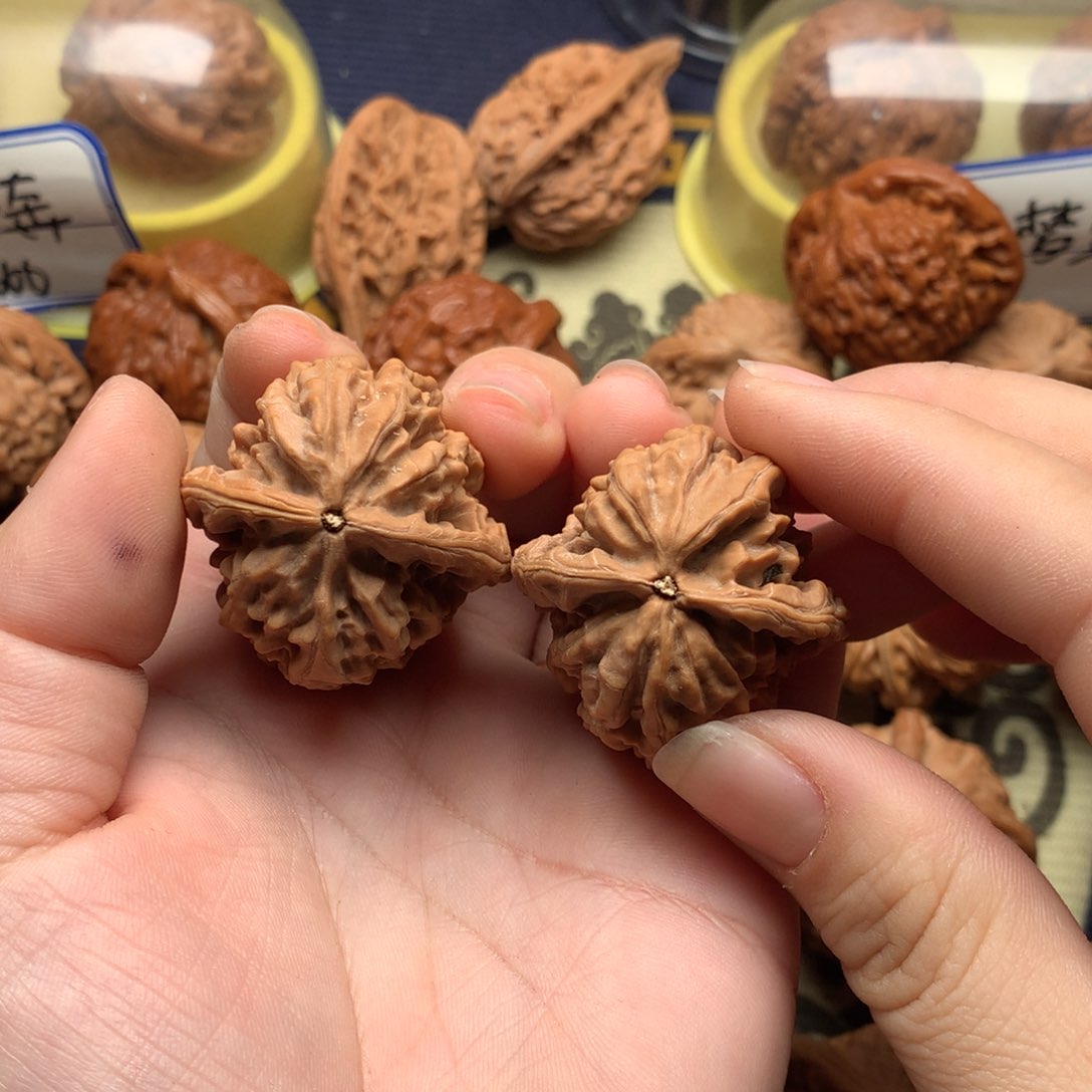 文玩核桃吊坠散*红樱枪33.5