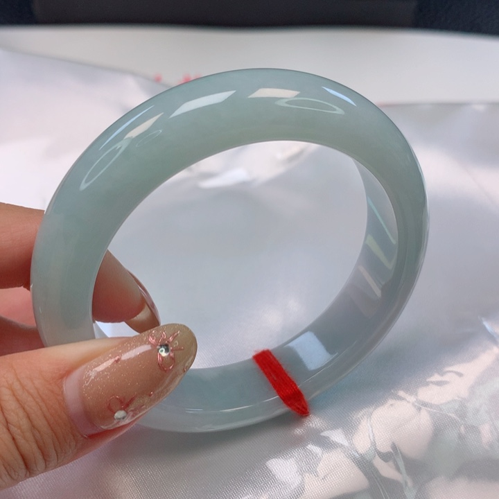 翡翠手镯未镶嵌54圈