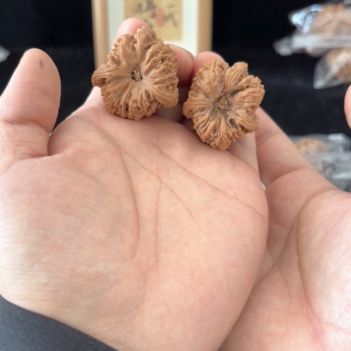 文玩核桃吊坠a*南将马虎浮黄