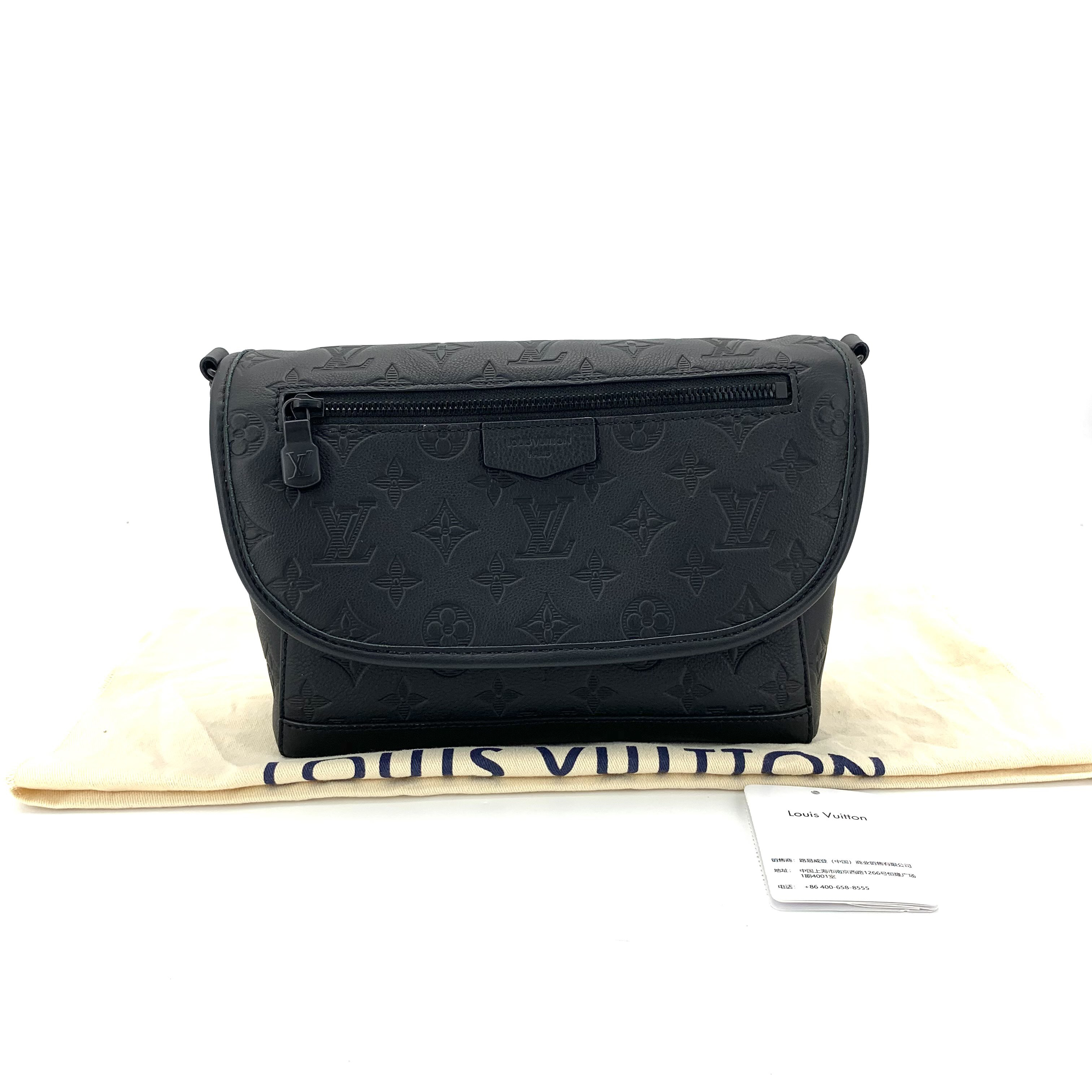 99新 LouisVuitton/路易威登 黑色全皮压花大号斜挎包  尺寸27/17