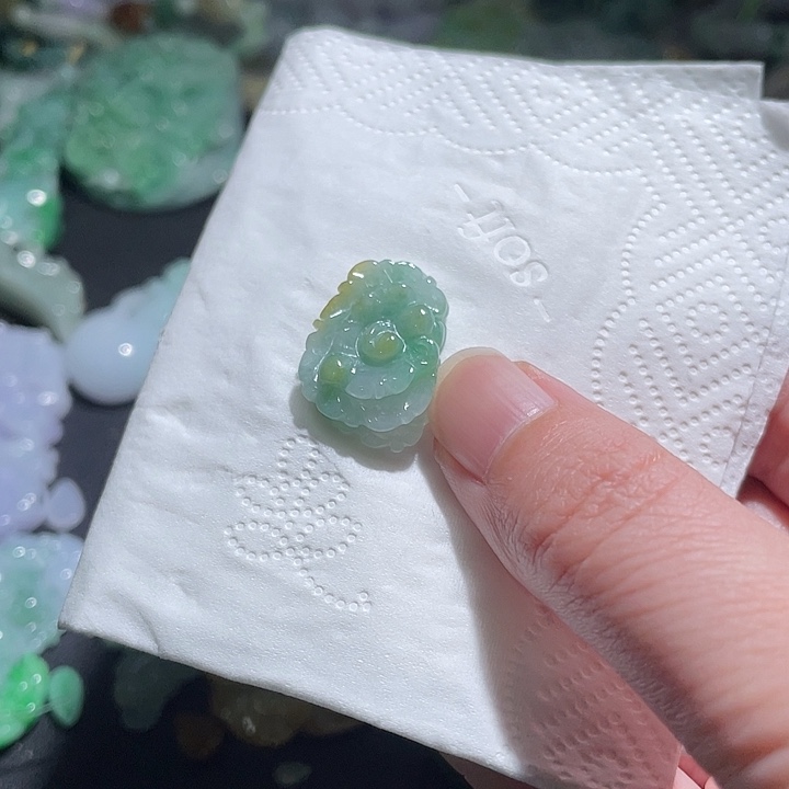 颈饰未镶嵌翡翠天