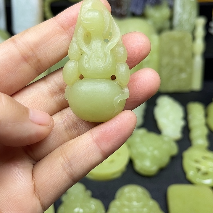 和田玉（糖玉）未镶嵌颈饰