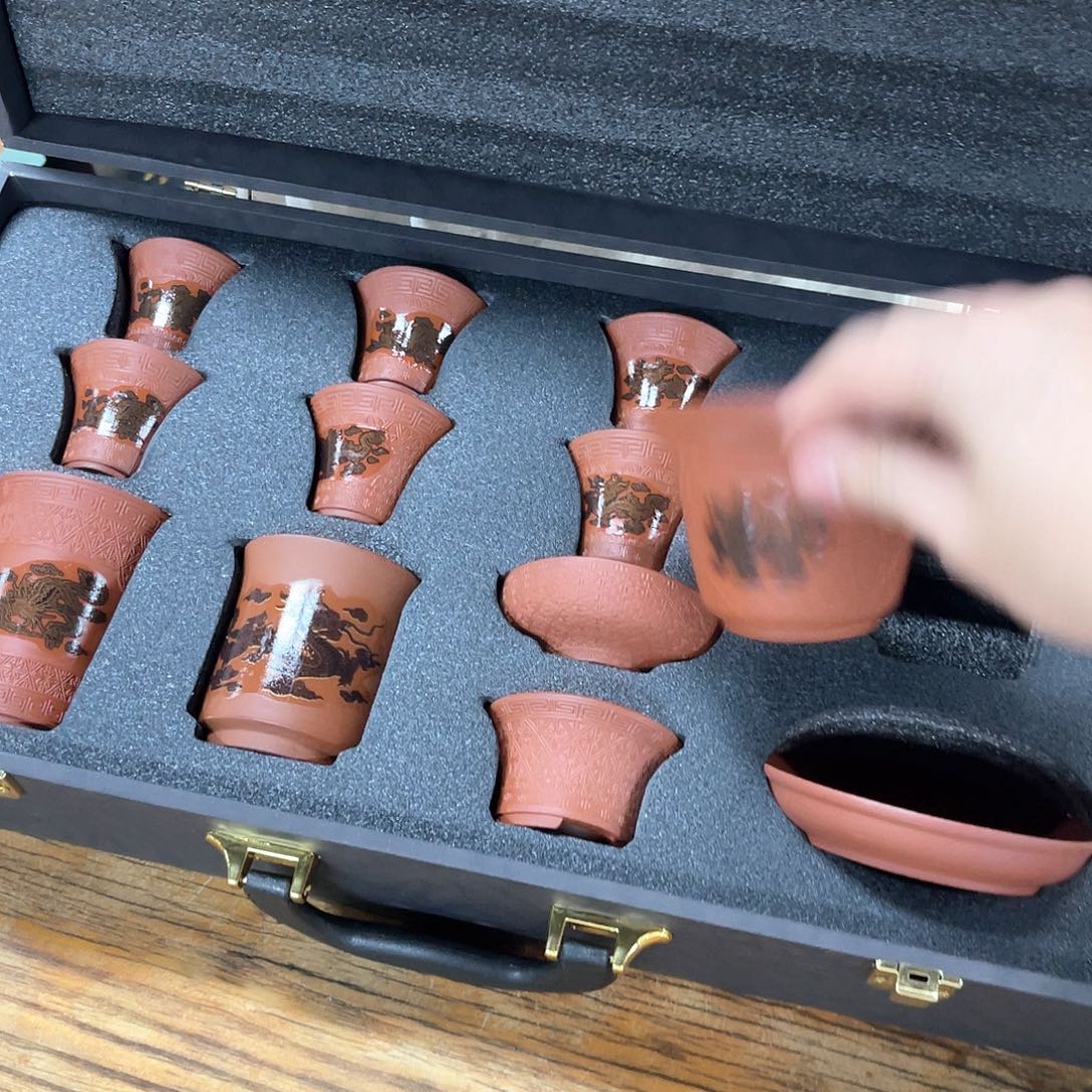 孤品茶具套装等。         