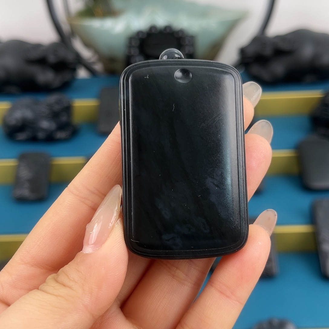 和田玉（墨玉）青花面包未镶嵌